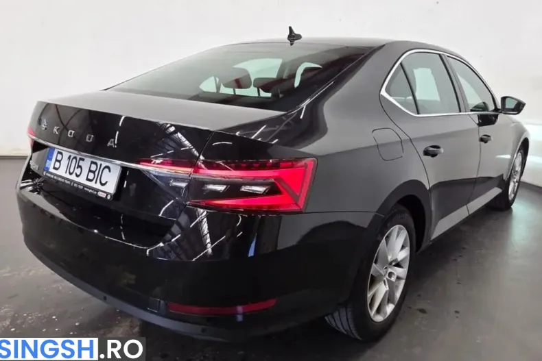 Skoda Superb din 2022 cu 87.800 km - oferta SKO256468 - foto 4