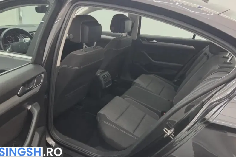 Volkswagen Passat din 2021 cu 120.377 km - oferta VOL256469 - foto 9