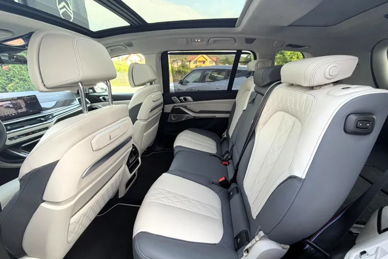 BMW X7 (Seria X) din 2025 cu 12.090 km - oferta BMW256487 - foto 18