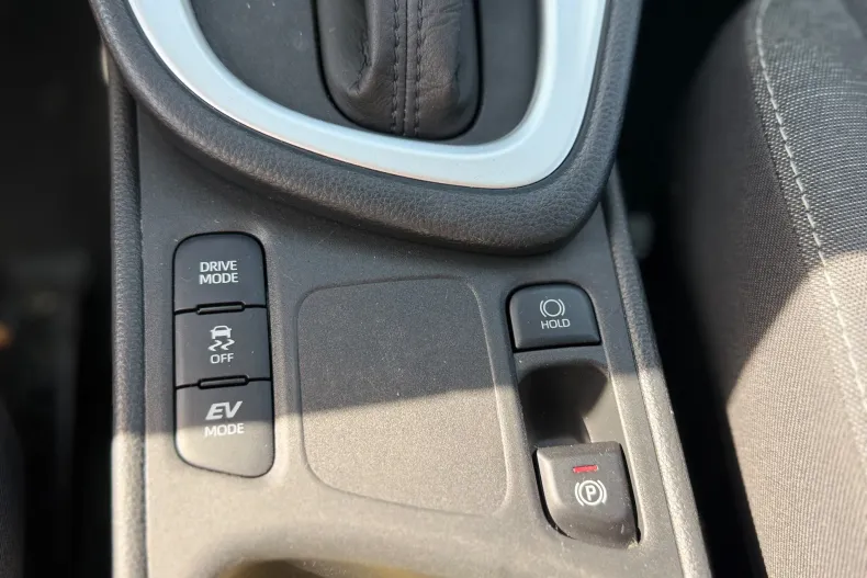 Toyota Yaris din 2023 cu 124.888 km - oferta TOY256504 - foto 8