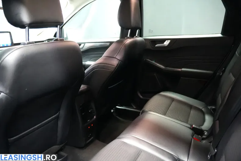 Ford Kuga din 2022 cu 99.900 km - oferta FOR256507 - foto 8