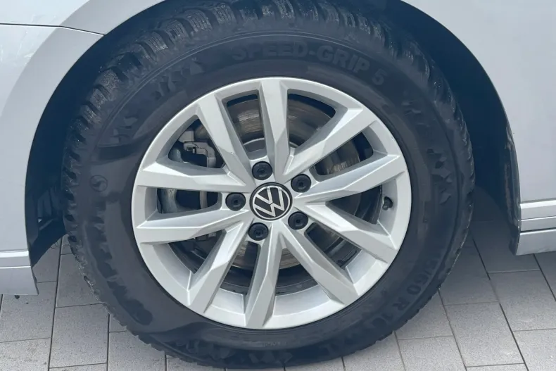 Volkswagen Passat din 2021 cu 49.449 km - oferta VOL256509 - foto 4