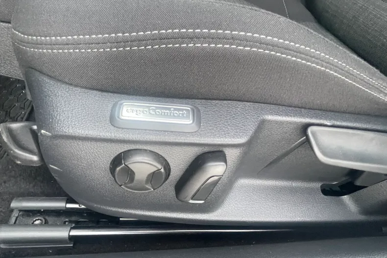 Volkswagen Passat din 2021 cu 49.449 km - oferta VOL256509 - foto 14