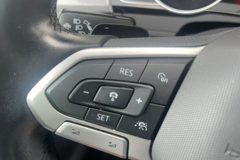 Volkswagen Passat din 2021 cu 49.449 km - oferta VOL256509 - foto 16
