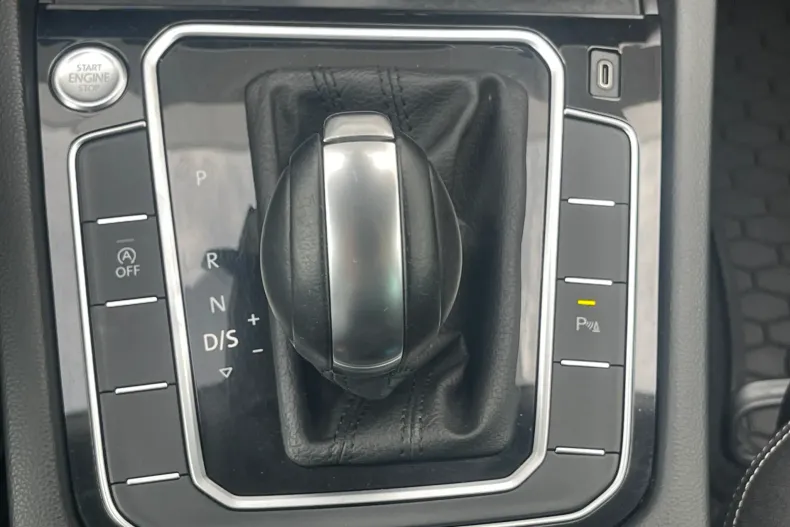 Volkswagen Passat din 2021 cu 49.449 km - oferta VOL256509 - foto 25