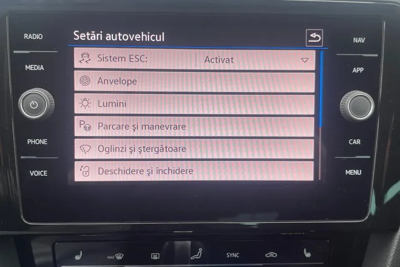 Volkswagen Passat din 2021 cu 49.449 km - oferta VOL256509 - foto 28