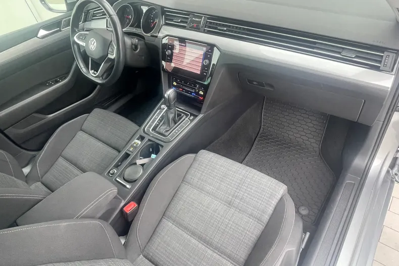 Volkswagen Passat din 2021 cu 49.449 km - oferta VOL256509 - foto 29