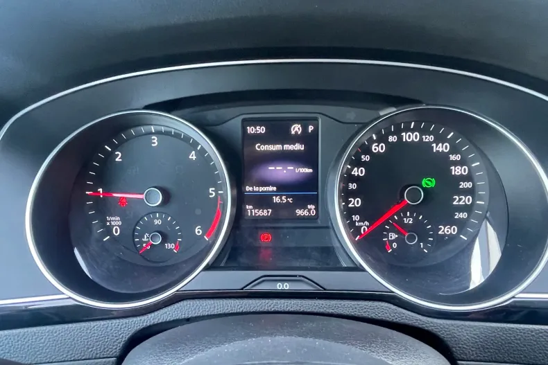 Volkswagen Passat din 2022 cu 115.687 km - oferta VOL256512 - foto 16