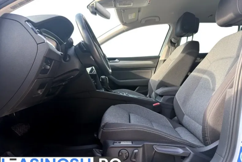 Volkswagen Passat din 2023 cu 142.498 km - oferta VOL256517 - foto 11