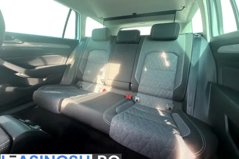 Volkswagen Passat din 2023 cu 142.498 km - oferta VOL256517 - foto 19