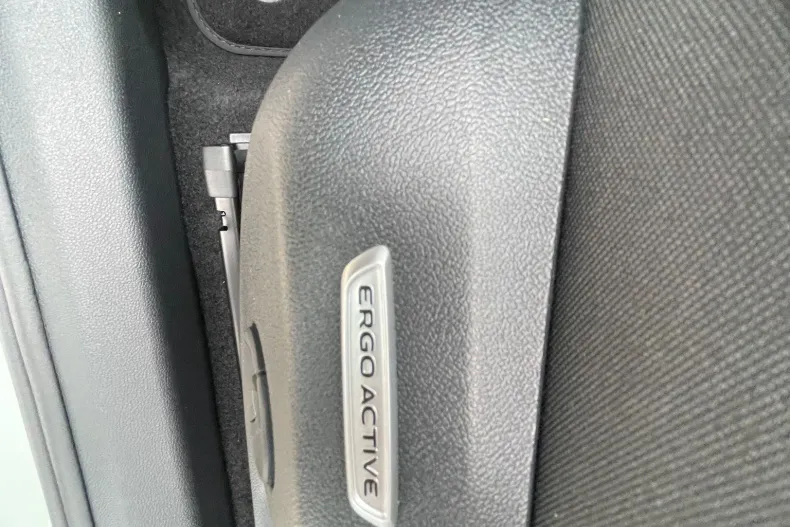 Volkswagen T-Roc din 2026 cu 4 km - oferta VOL256525 - foto 12