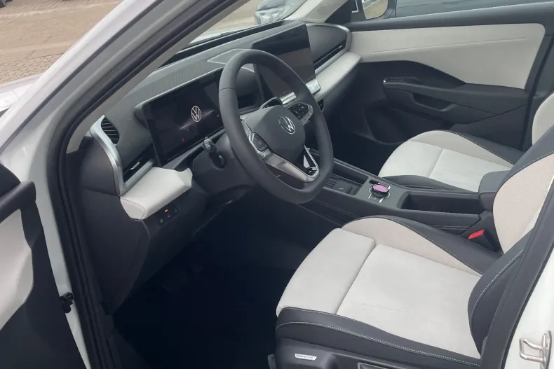 Volkswagen T-Roc din 2026 cu 4 km - oferta VOL256525 - foto 15