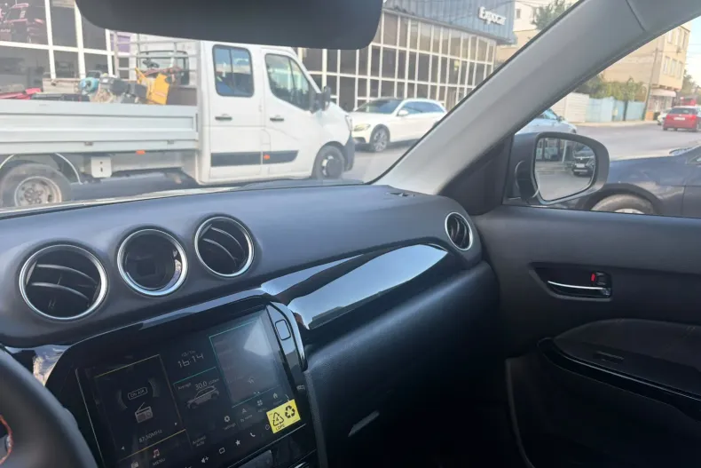 Suzuki Vitara din 2026 cu 1 km - oferta SUZ256527 - foto 16