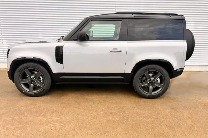 Land Rover Defender din 2025 cu 1 km - oferta LAN256553 - foto 4