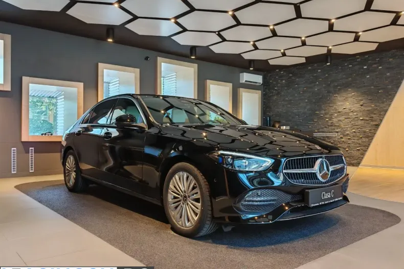 Mercedes-Benz C 200 (Clasa C) din 2026 cu 1 km - oferta MER256559 - foto 3