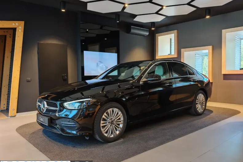 Mercedes-Benz C 200 (Clasa C) din 2026 cu 1 km - oferta MER256559 - foto 9