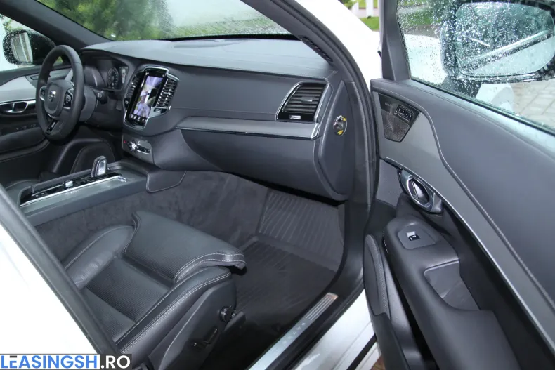Volvo XC90 din 2023 cu 118.000 km - oferta VOL256568 - foto 34