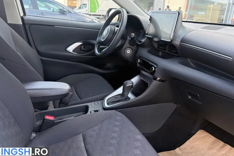 Toyota Yaris din 2025 cu 2.268 km - oferta TOY256574 - foto 6