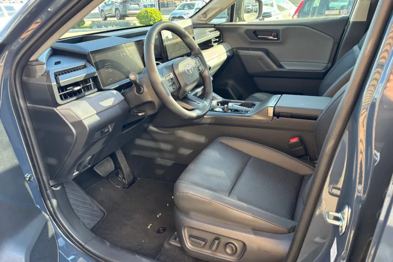 Toyota RAV4 din 2026 cu 18.000 km - oferta TOY256579 - foto 14