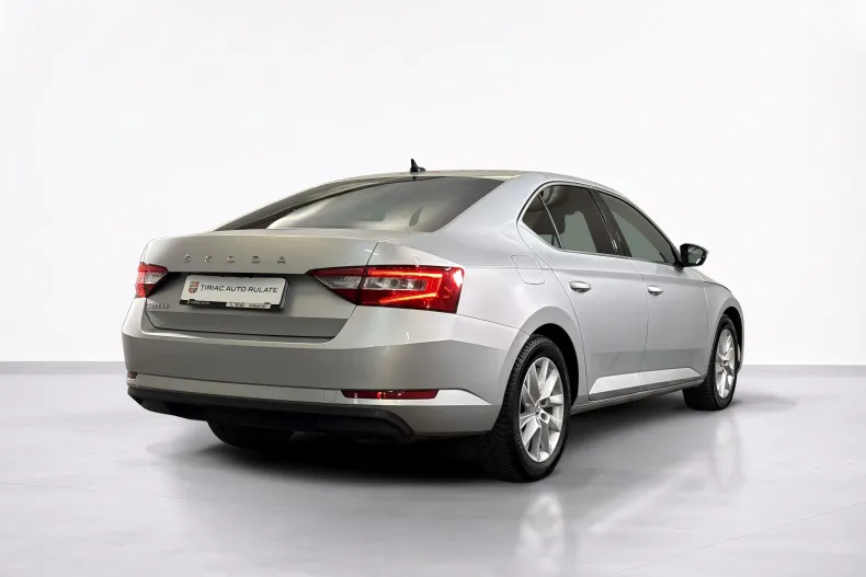 Skoda Superb din 2023 cu 139.198 km - oferta SKO256584 - foto 5