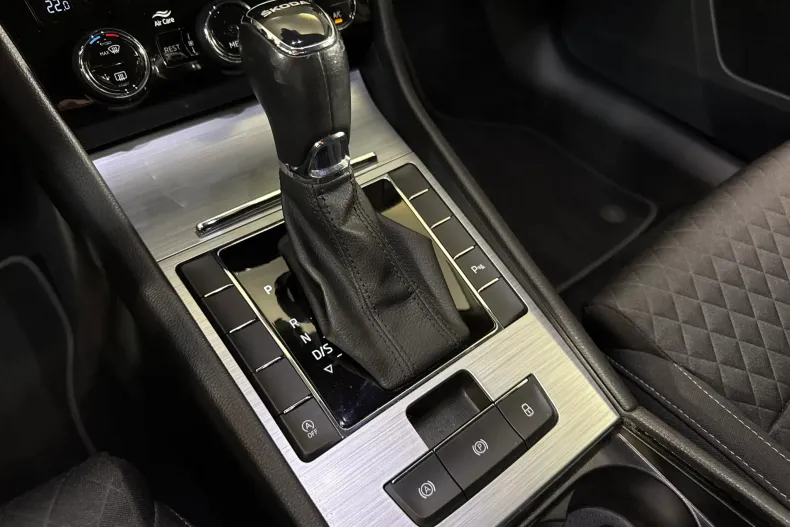 Skoda Superb din 2023 cu 139.198 km - oferta SKO256584 - foto 17