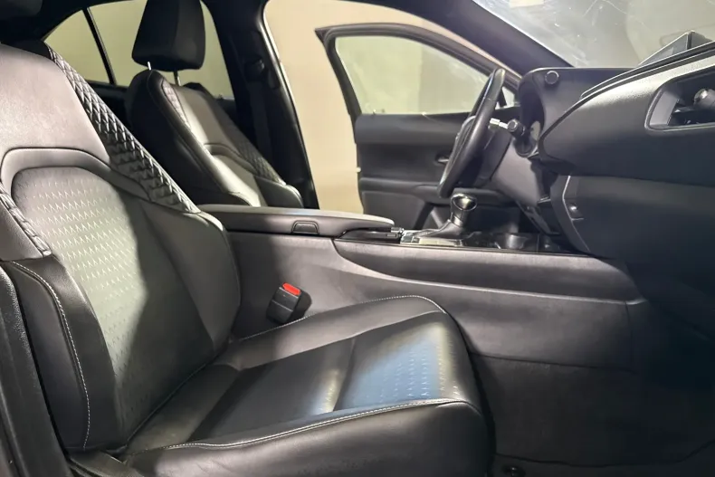 Lexus UX din 2021 cu 82.646 km - oferta LEX256586 - foto 11