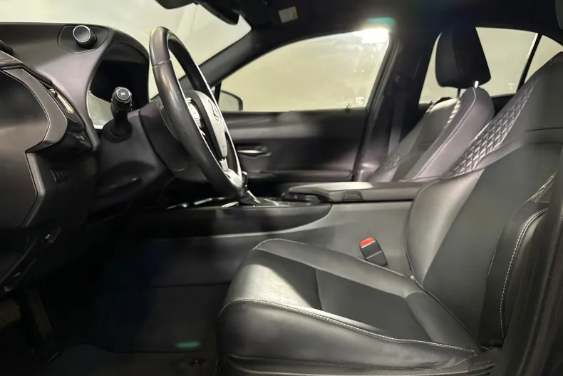 Lexus UX din 2021 cu 82.646 km - oferta LEX256586 - foto 20