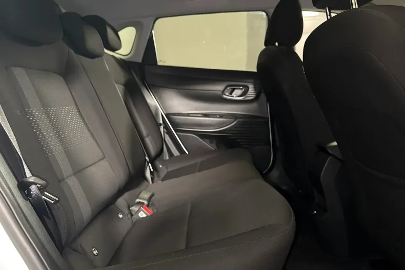 Hyundai i20 din 2023 cu 46.126 km - oferta HYU256587 - foto 12