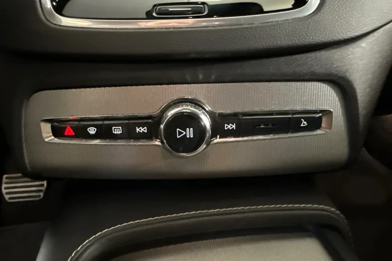 Volvo XC90 din 2022 cu 104.293 km - oferta VOL256590 - foto 19