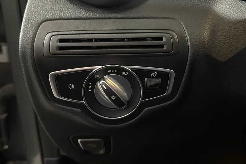 Mercedes-Benz GLC 300 (Clasa GLC) din 2020 cu 156.399 km - oferta MER256592 - foto 15