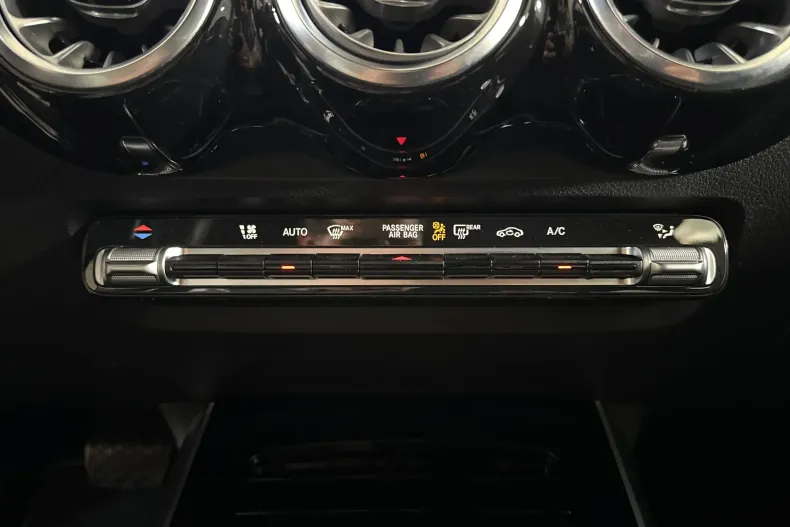 Mercedes-Benz GLB 200 (Clasa GLB) din 2025 cu 23.073 km - oferta MER256597 - foto 20