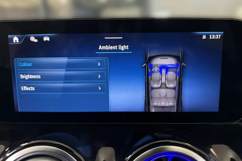 Mercedes-Benz GLB 200 (Clasa GLB) din 2025 cu 23.073 km - oferta MER256597 - foto 23