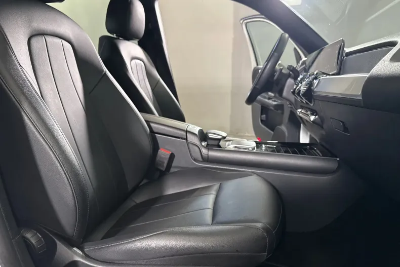 Mercedes-Benz GLB 200 (Clasa GLB) din 2022 cu 114.365 km - oferta MER256598 - foto 11