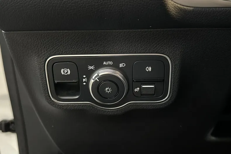 Mercedes-Benz GLB 200 (Clasa GLB) din 2022 cu 114.365 km - oferta MER256598 - foto 15