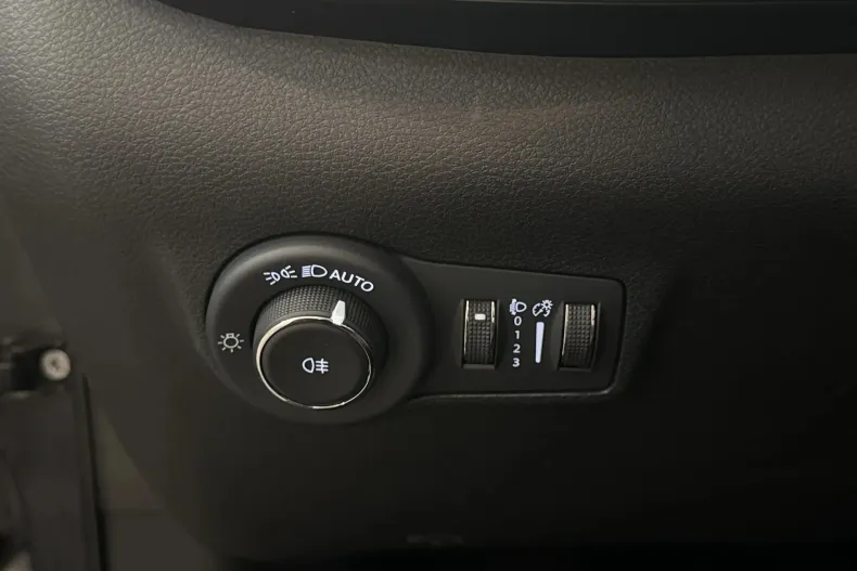 Jeep Compass din 2023 cu 64.340 km - oferta JEE256602 - foto 15