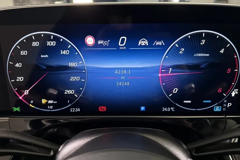 Mercedes-Benz E 220 (Clasa E) din 2025 cu 24.248 km - oferta MER256605 - foto 10