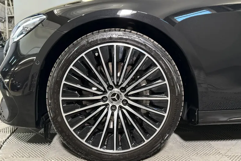 Mercedes-Benz E 220 (Clasa E) din 2025 cu 24.248 km - oferta MER256605 - foto 13