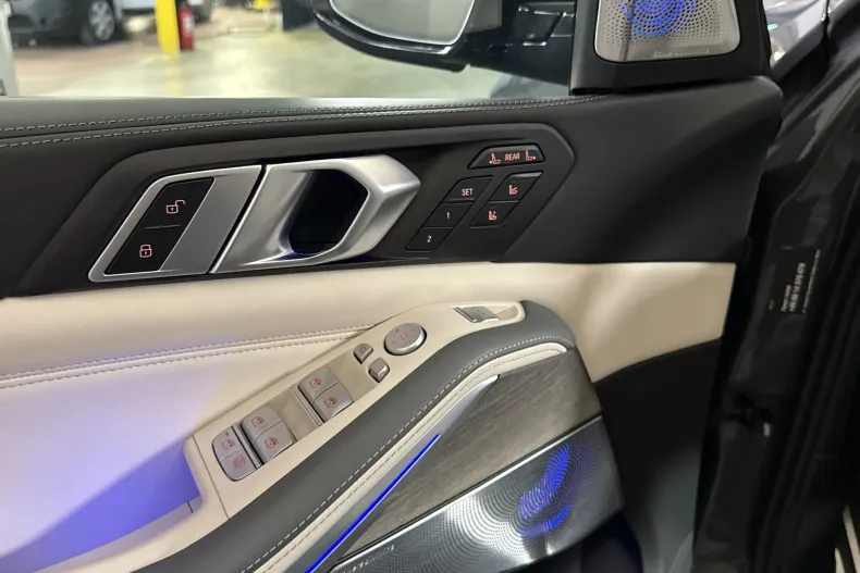 BMW X7 (Seria X) din 2022 cu 98.306 km - oferta BMW256607 - foto 15