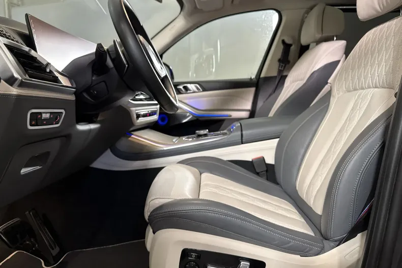BMW X7 (Seria X) din 2022 cu 98.306 km - oferta BMW256607 - foto 27