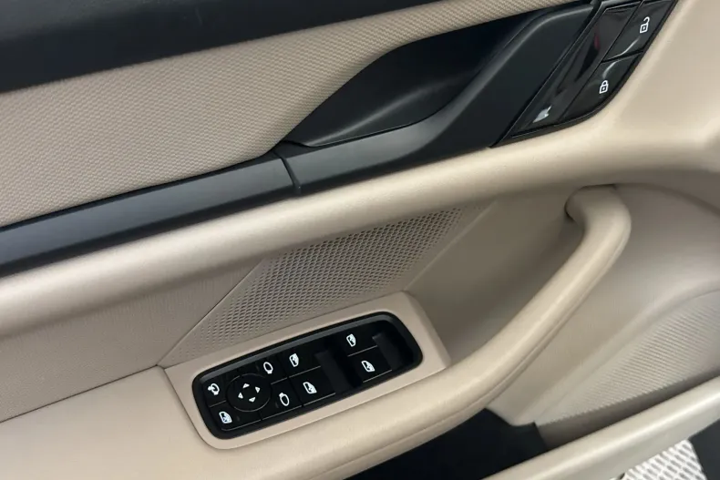 Porsche Taycan din 2021 cu 58.139 km - oferta POR256608 - foto 14