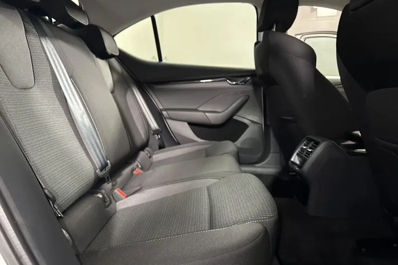 Skoda Octavia din 2023 cu 72.977 km - oferta SKO256609 - foto 12