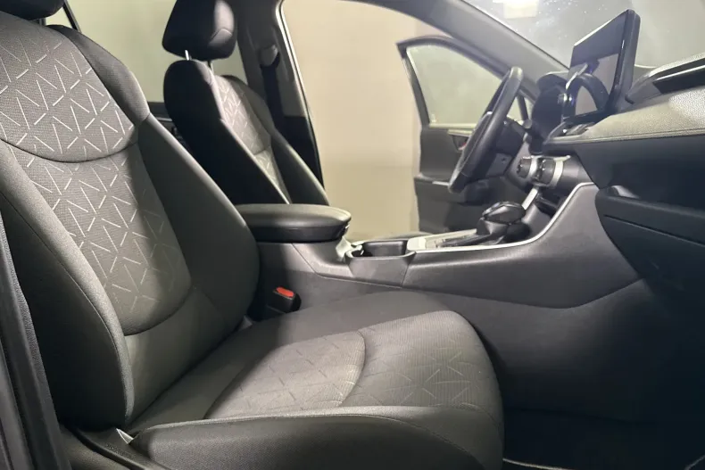 Toyota RAV4 din 2023 cu 68.137 km - oferta TOY256610 - foto 11