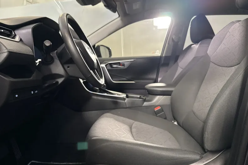 Toyota RAV4 din 2023 cu 68.137 km - oferta TOY256610 - foto 22