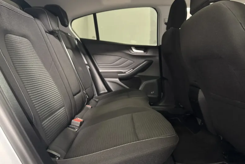 Ford Focus din 2023 cu 68.614 km - oferta FOR256611 - foto 12