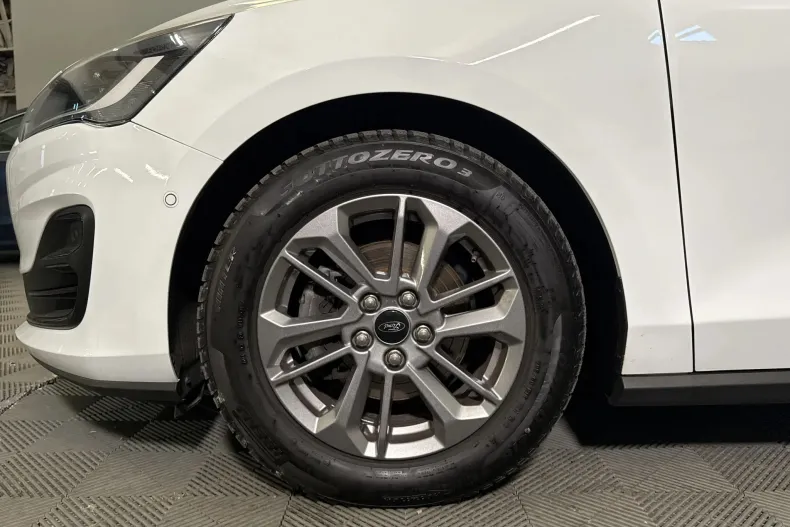 Ford Focus din 2023 cu 68.614 km - oferta FOR256611 - foto 13
