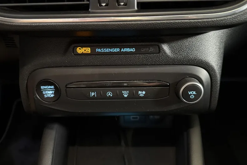 Ford Focus din 2023 cu 68.614 km - oferta FOR256611 - foto 18