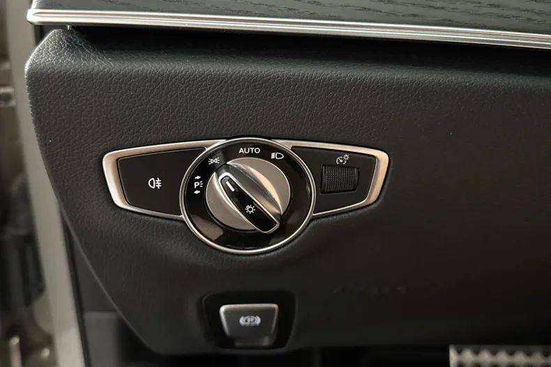 Mercedes-Benz E 450 (Clasa E) din 2020 cu 75.912 km - oferta MER256615 - foto 15