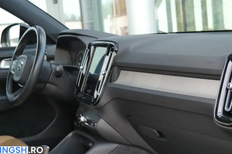 Volvo XC40 din 2020 cu 159.179 km - oferta VOL256634 - foto 15