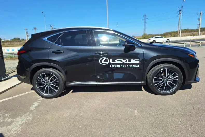 Lexus NX din 2026 cu 1 km - oferta LEX256643 - foto 5