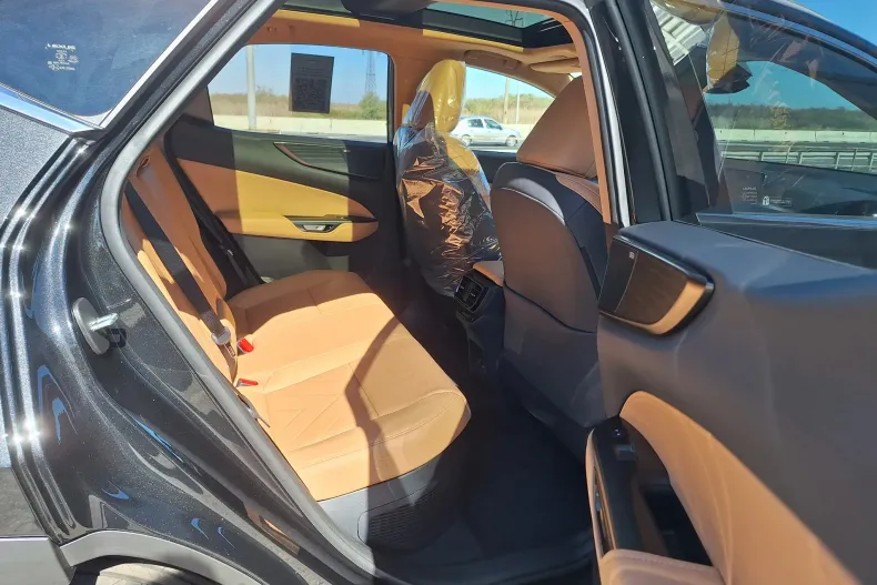 Lexus NX din 2026 cu 1 km - oferta LEX256643 - foto 12